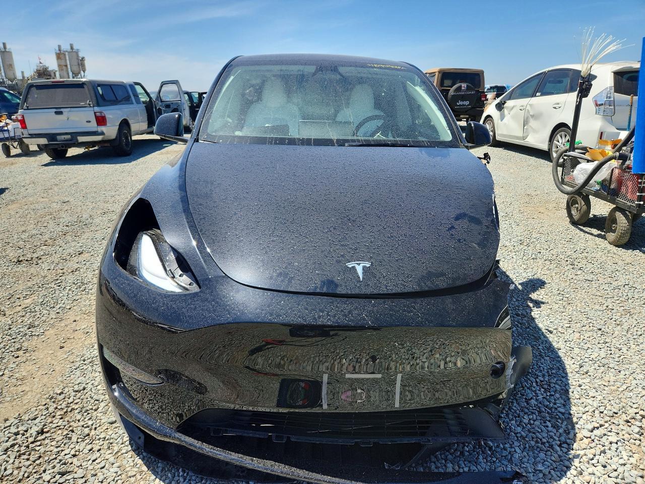 2025 Tesla Model Y - zdjęcie 5