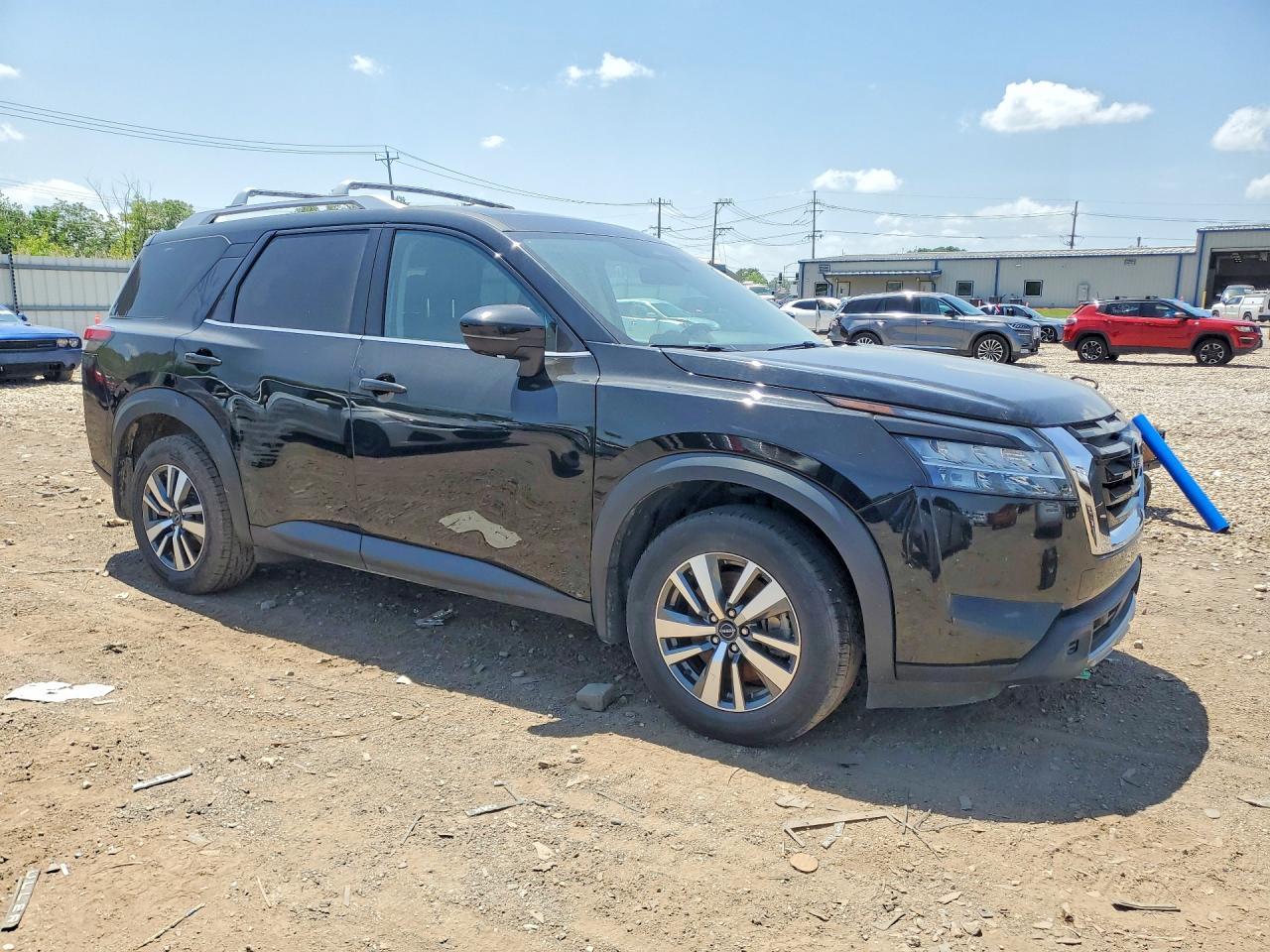 2024 Nissan Pathfinder Sl - zdjęcie 4