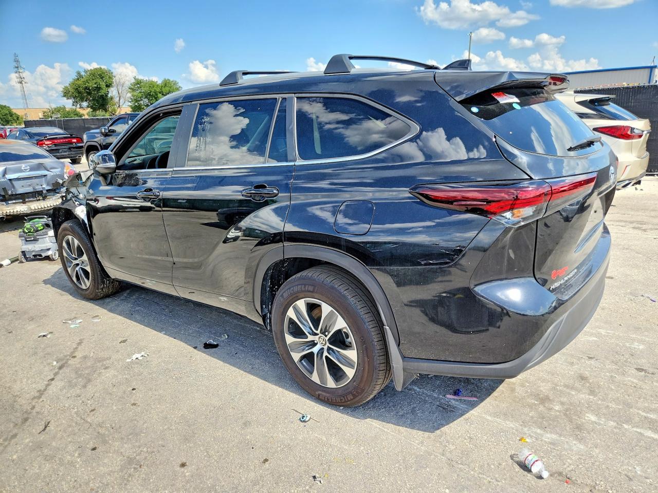 2025 Toyota Highlander Xle - zdjęcie 2
