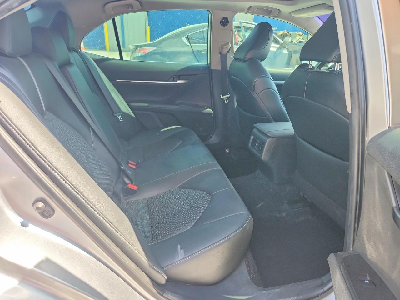 2019 Toyota Camry Xse - zdjęcie 10
