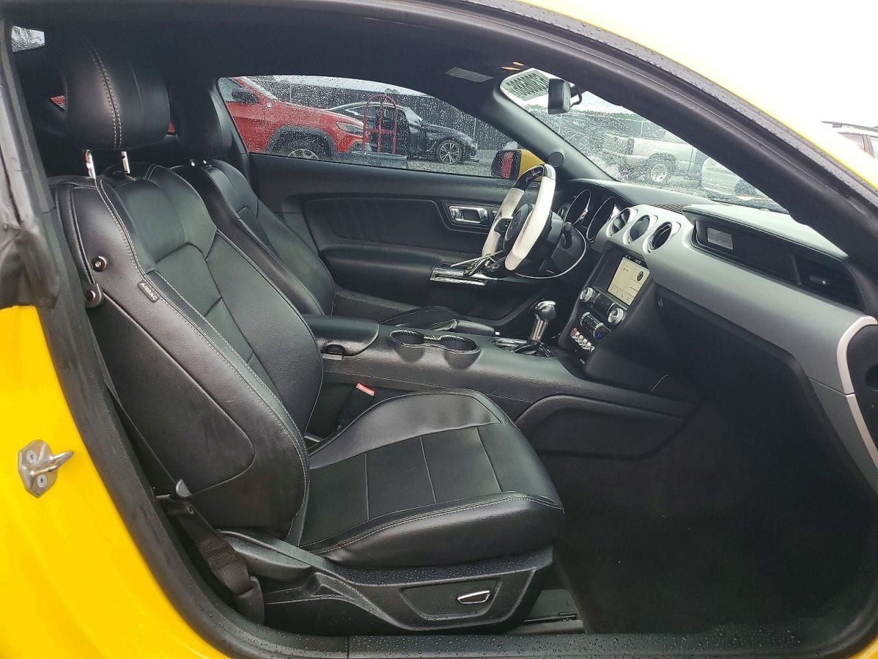 2017 Ford Mustang - zdjęcie 10