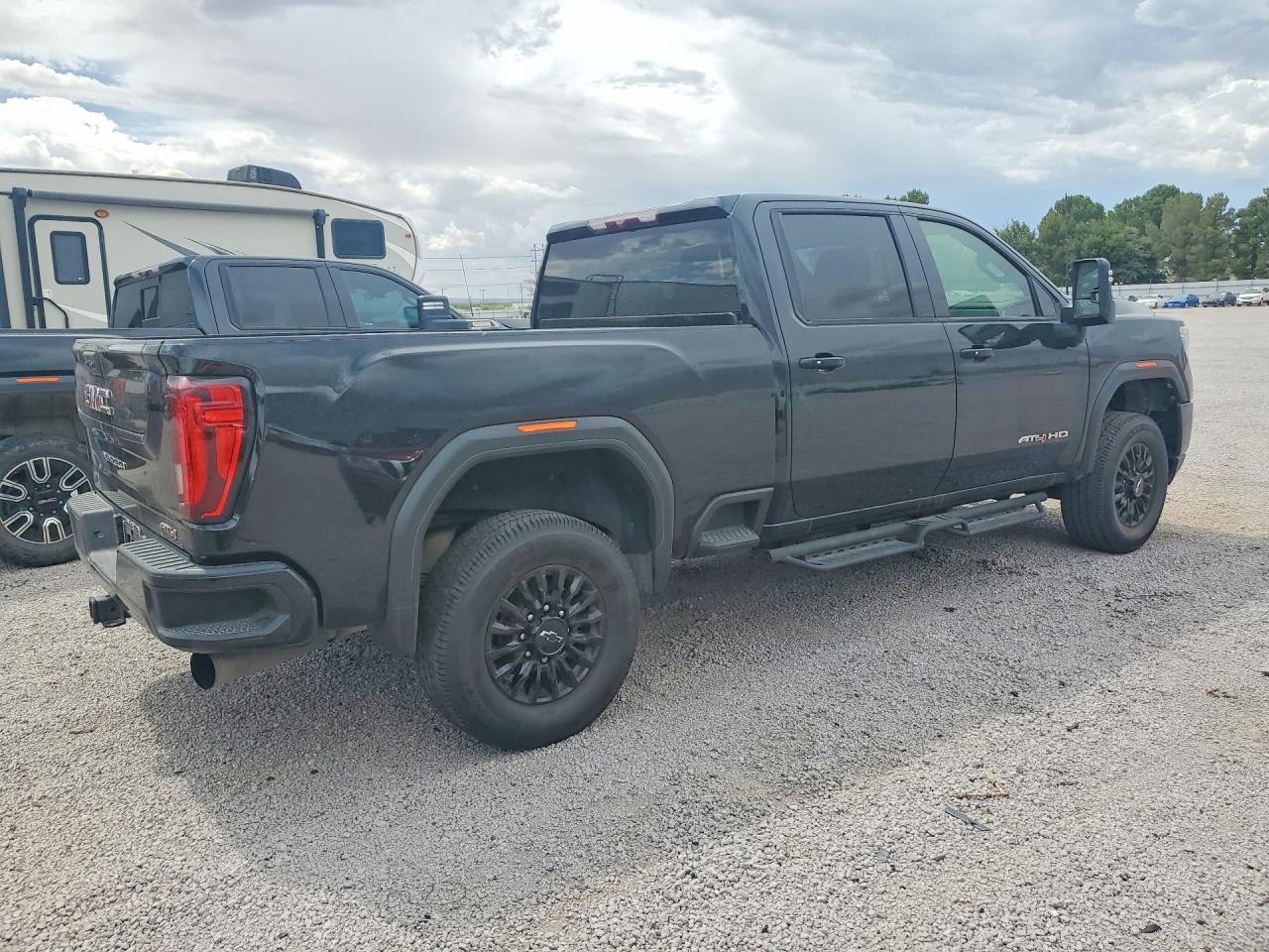 2021 GMC Sierra K2500 At4 - zdjęcie 3