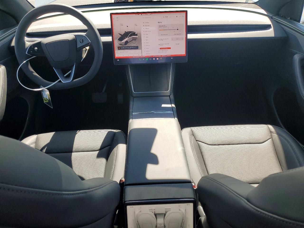 2026 Tesla Model Y - zdjęcie 8