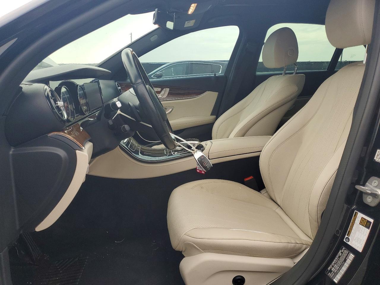 2018 Mercedes-Benz E 300 - zdjęcie 7