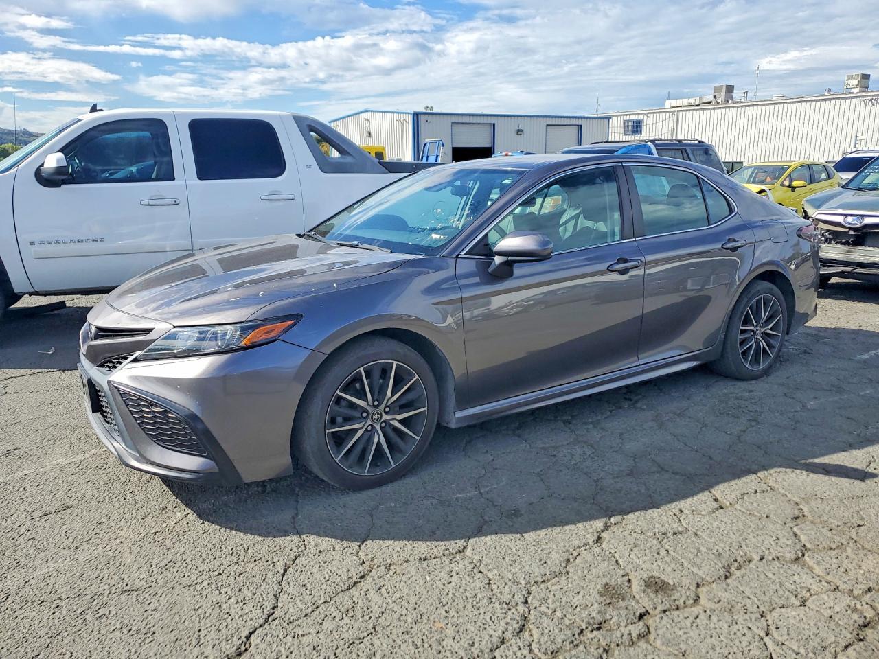 2021 Toyota Camry Se - zdjęcie główne