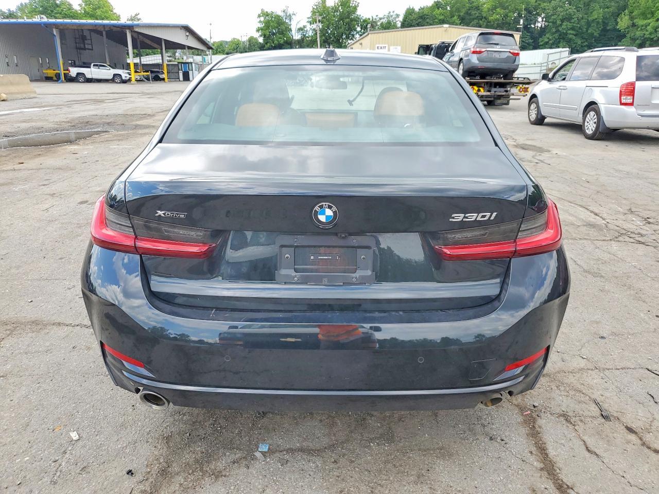 2025 BMW 330Xi - zdjęcie 6