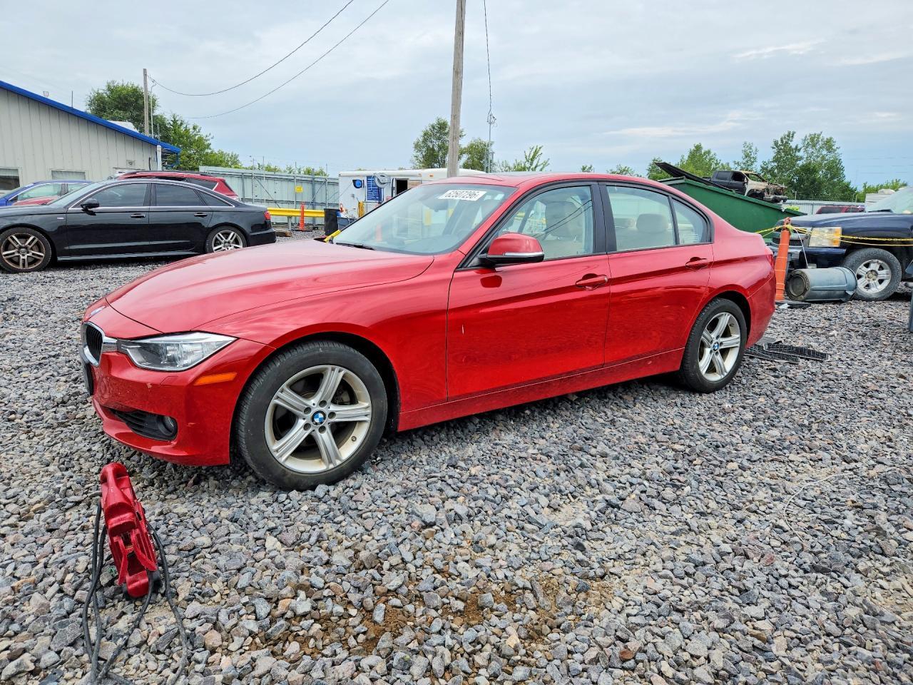 2013 BMW Seria 3 328i - zdjęcie główne