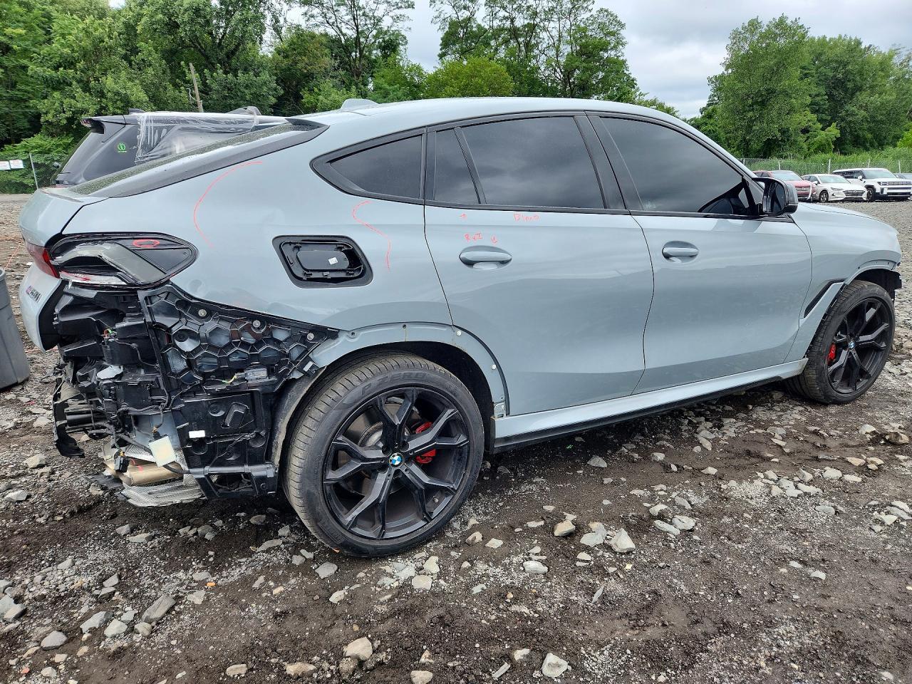 2024 BMW X6 M60I - zdjęcie 3
