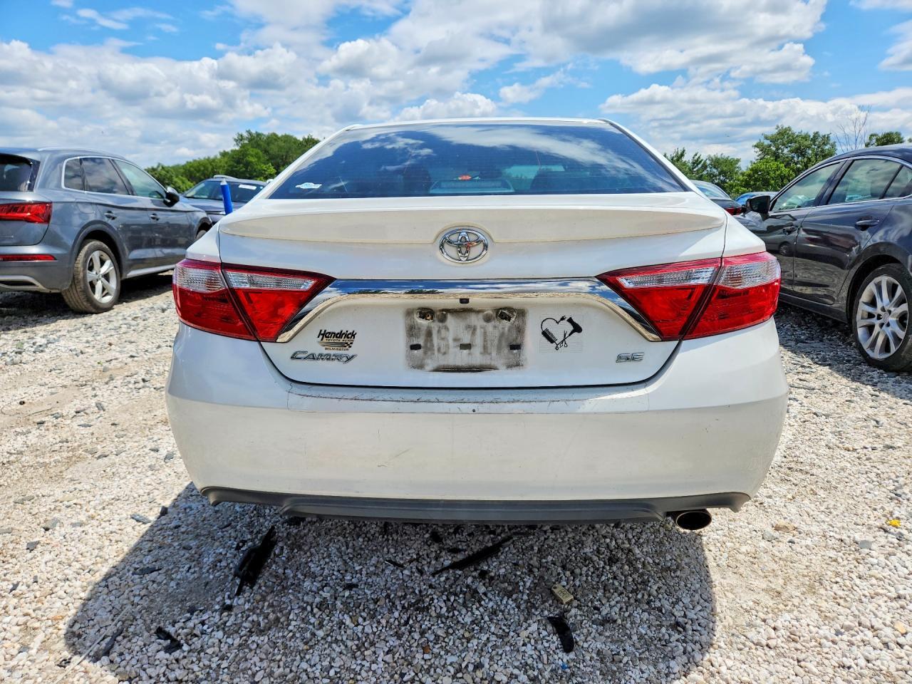 2017 Toyota Camry Se - zdjęcie 6