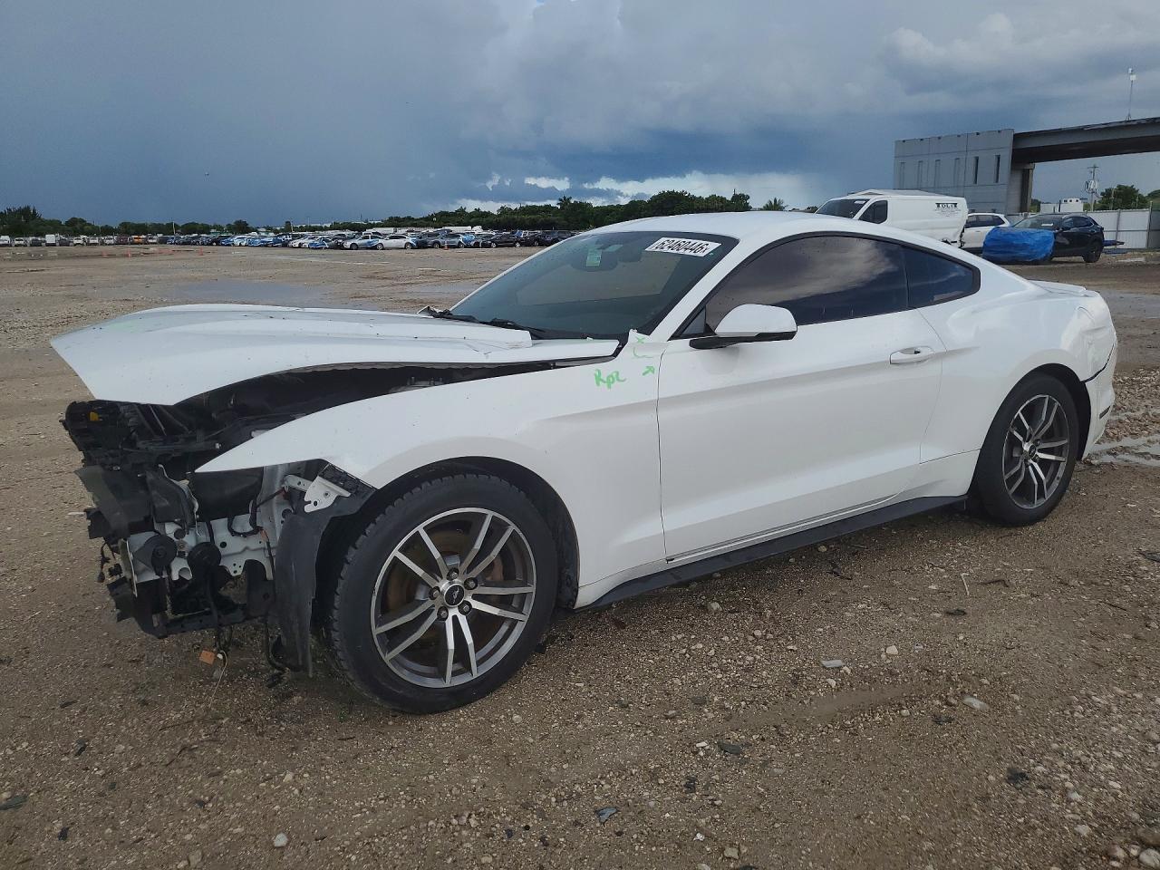 2015 Ford Mustang - zdjęcie główne