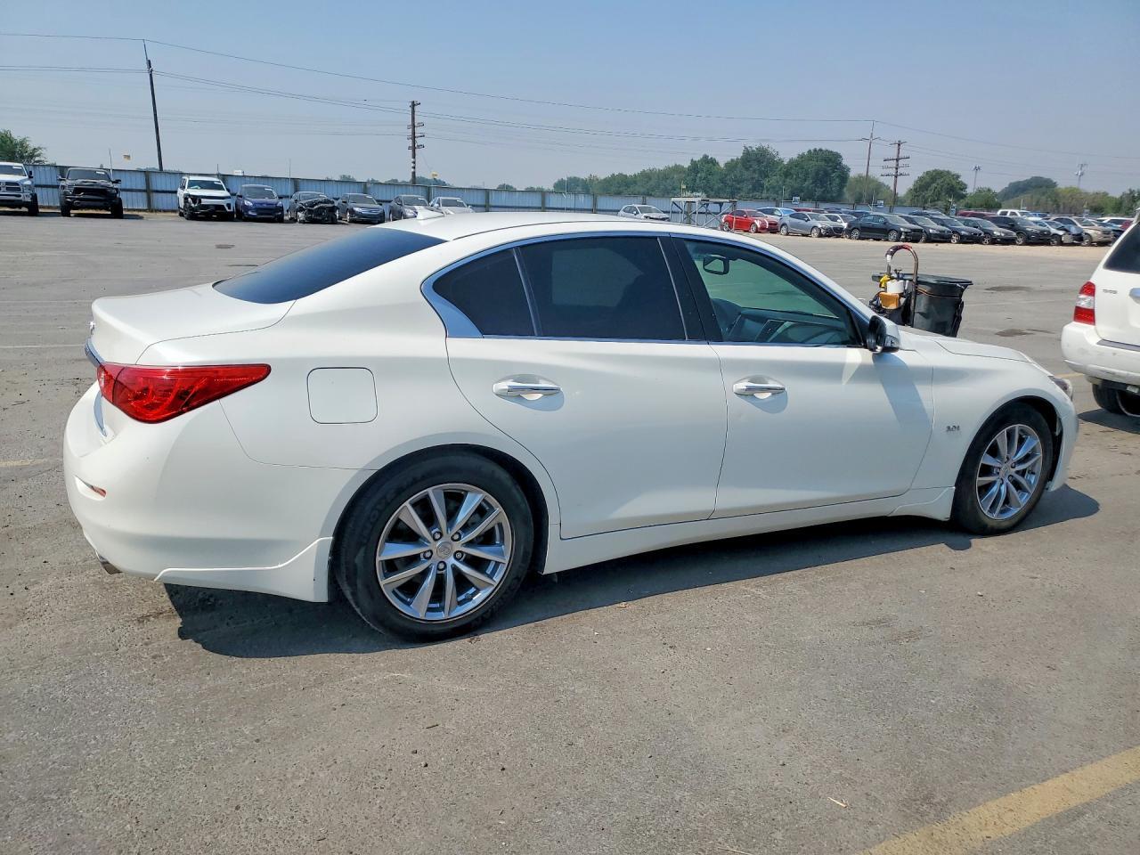 2017 Infiniti Q50 3.0T Premium - zdjęcie 3