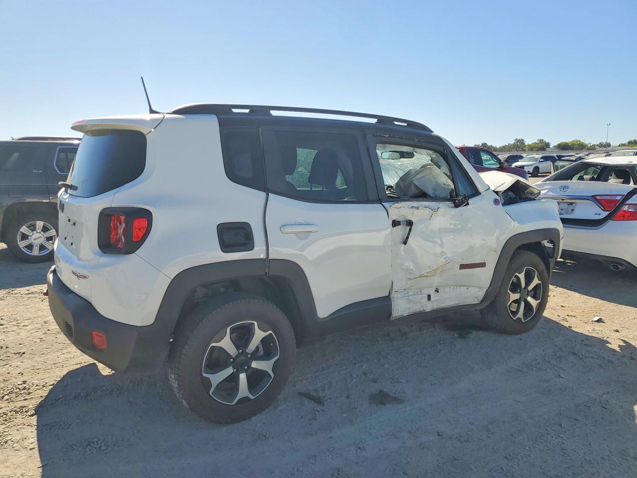 2020 Jeep Renegade Trailhawk - zdjęcie 3