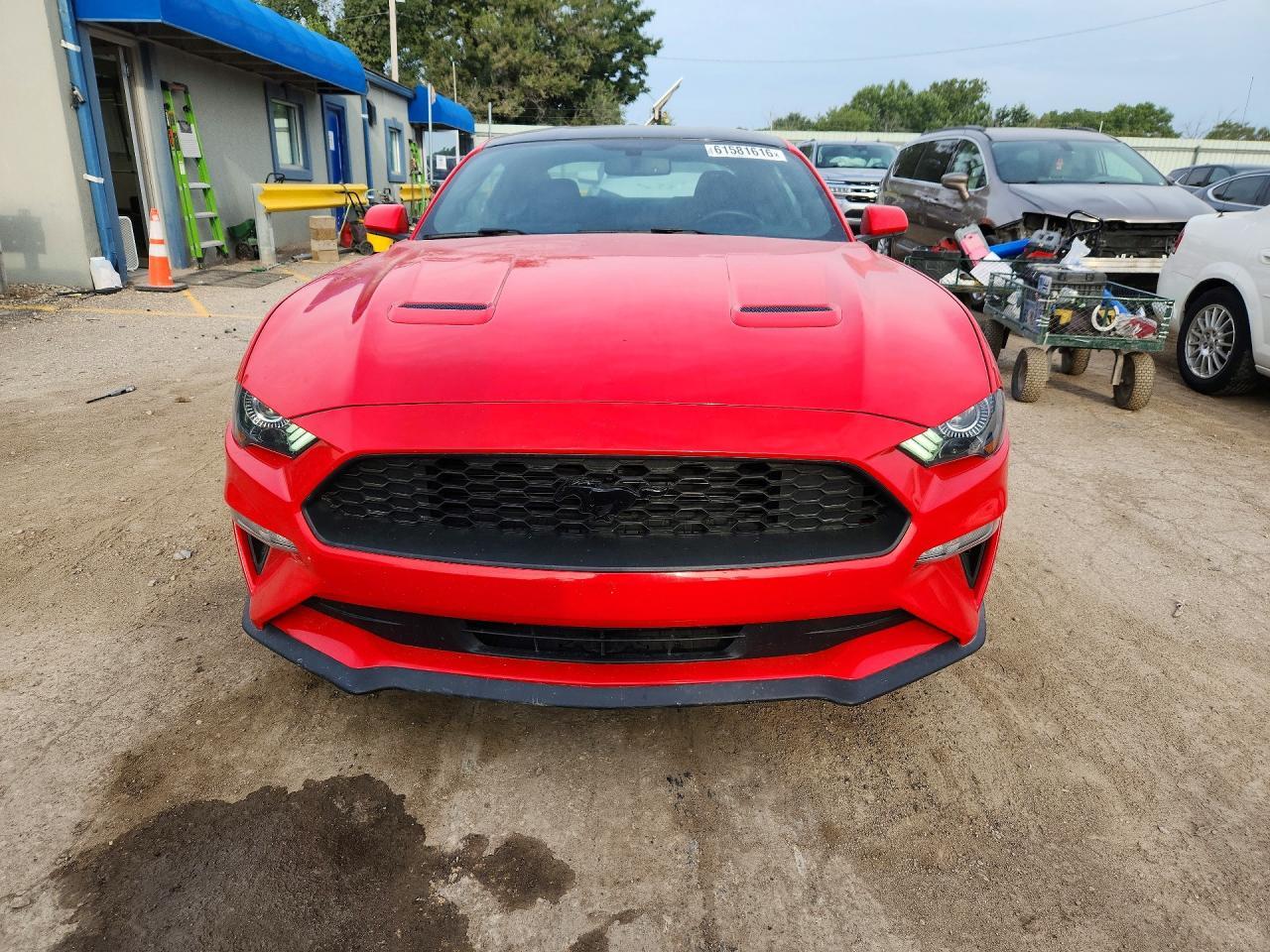 2020 Ford Mustang - zdjęcie 5