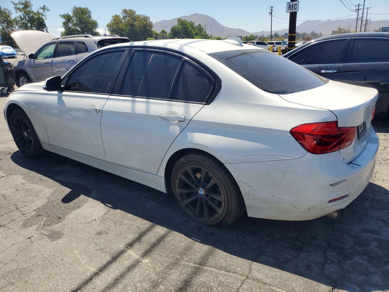 2017 BMW 320 I - zdjęcie 2