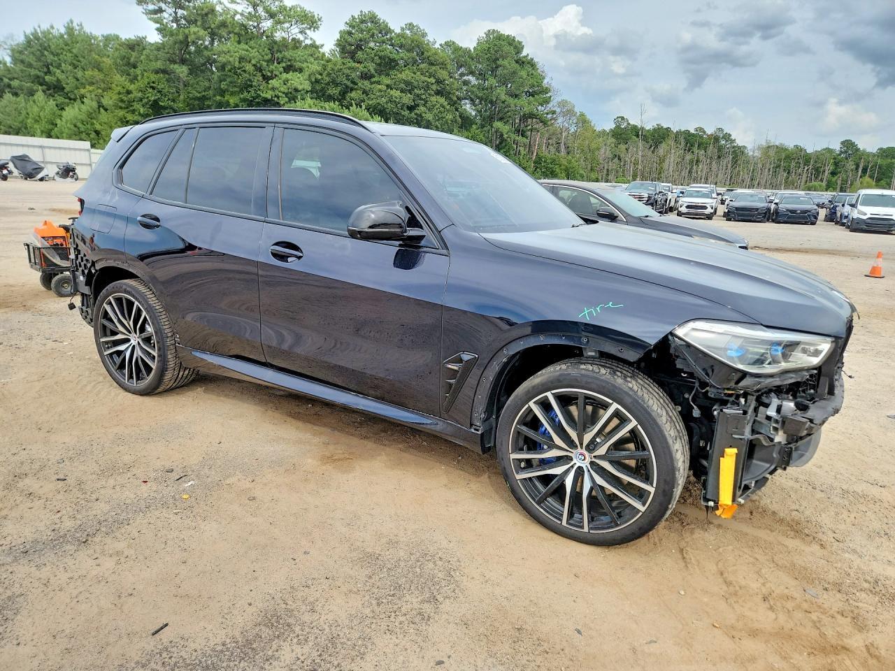 2023 BMW X5 M50I - zdjęcie 4