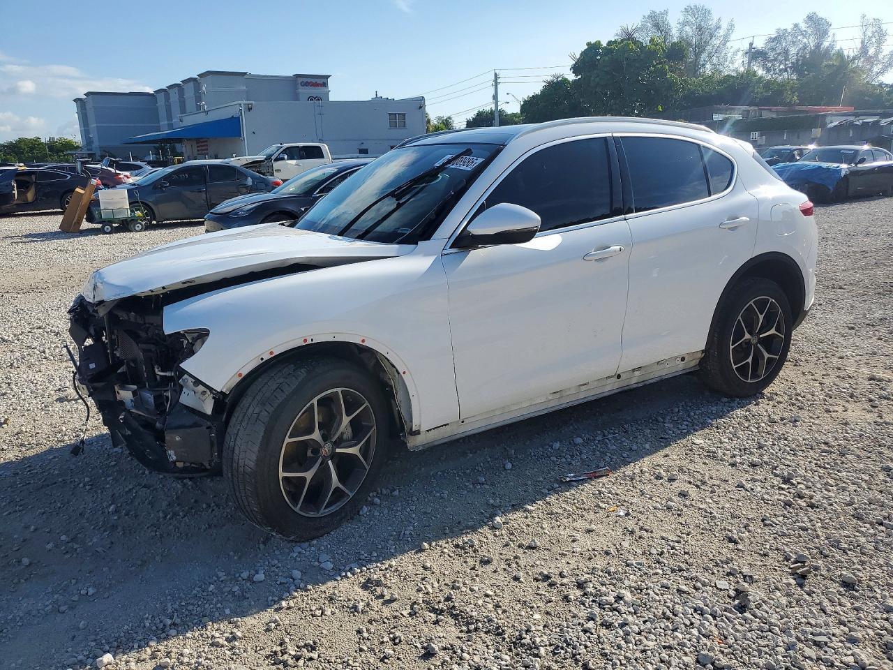 2019 Alfa Romeo Stelvio Ti - zdjęcie główne