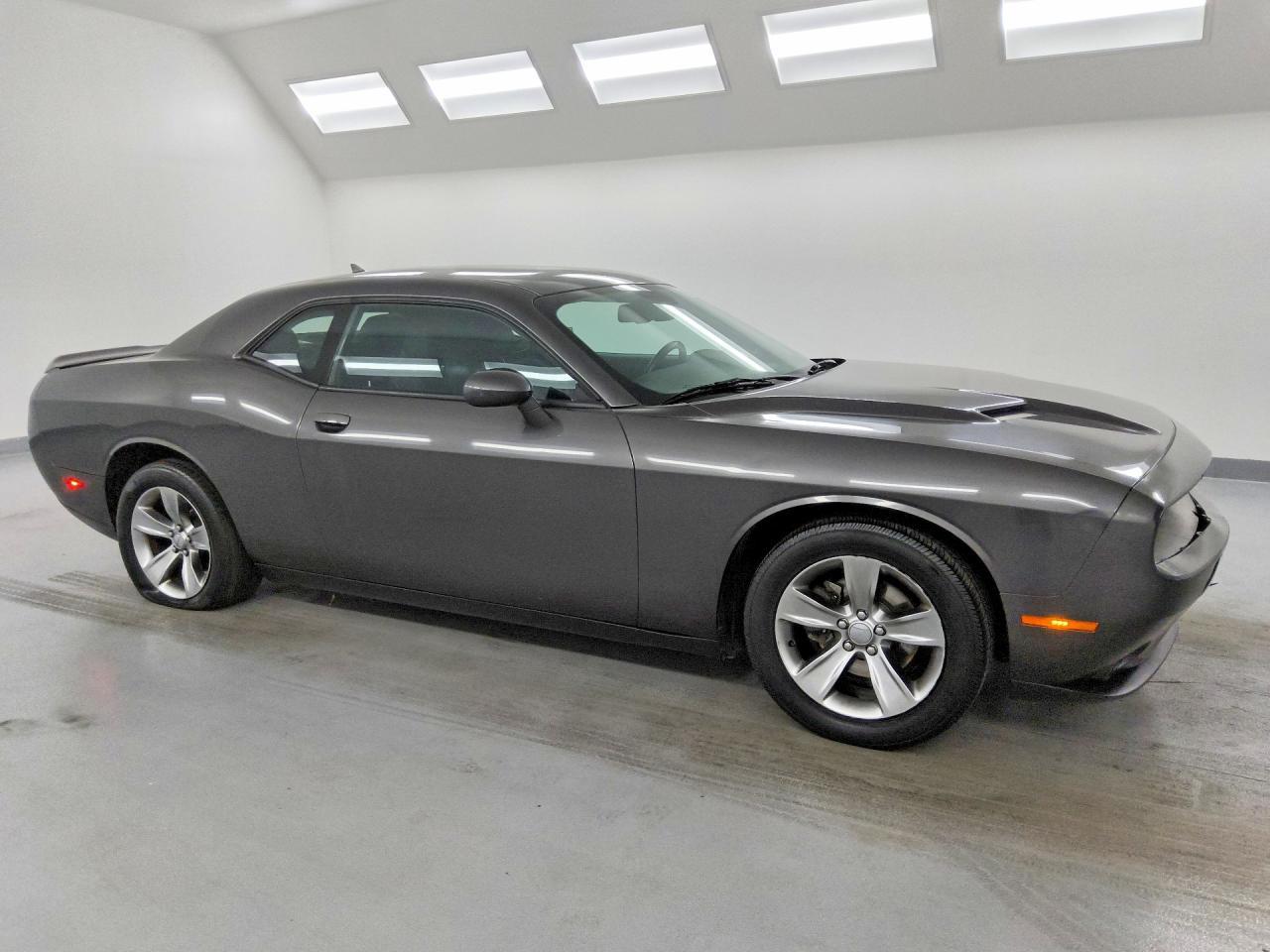 2020 Dodge Challenger Sxt - zdjęcie 4