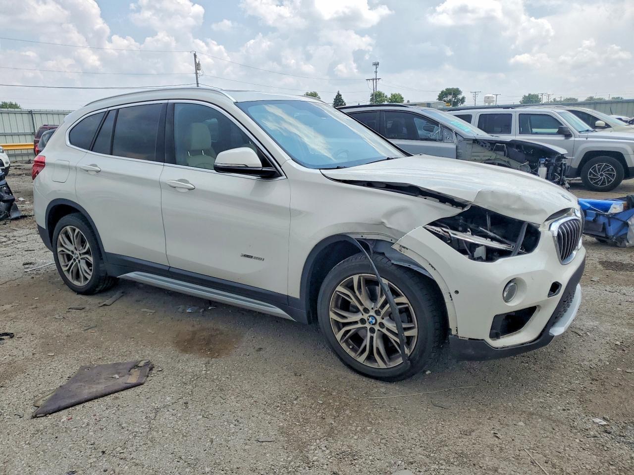 2016 BMW X1 xDrive28I - zdjęcie 4