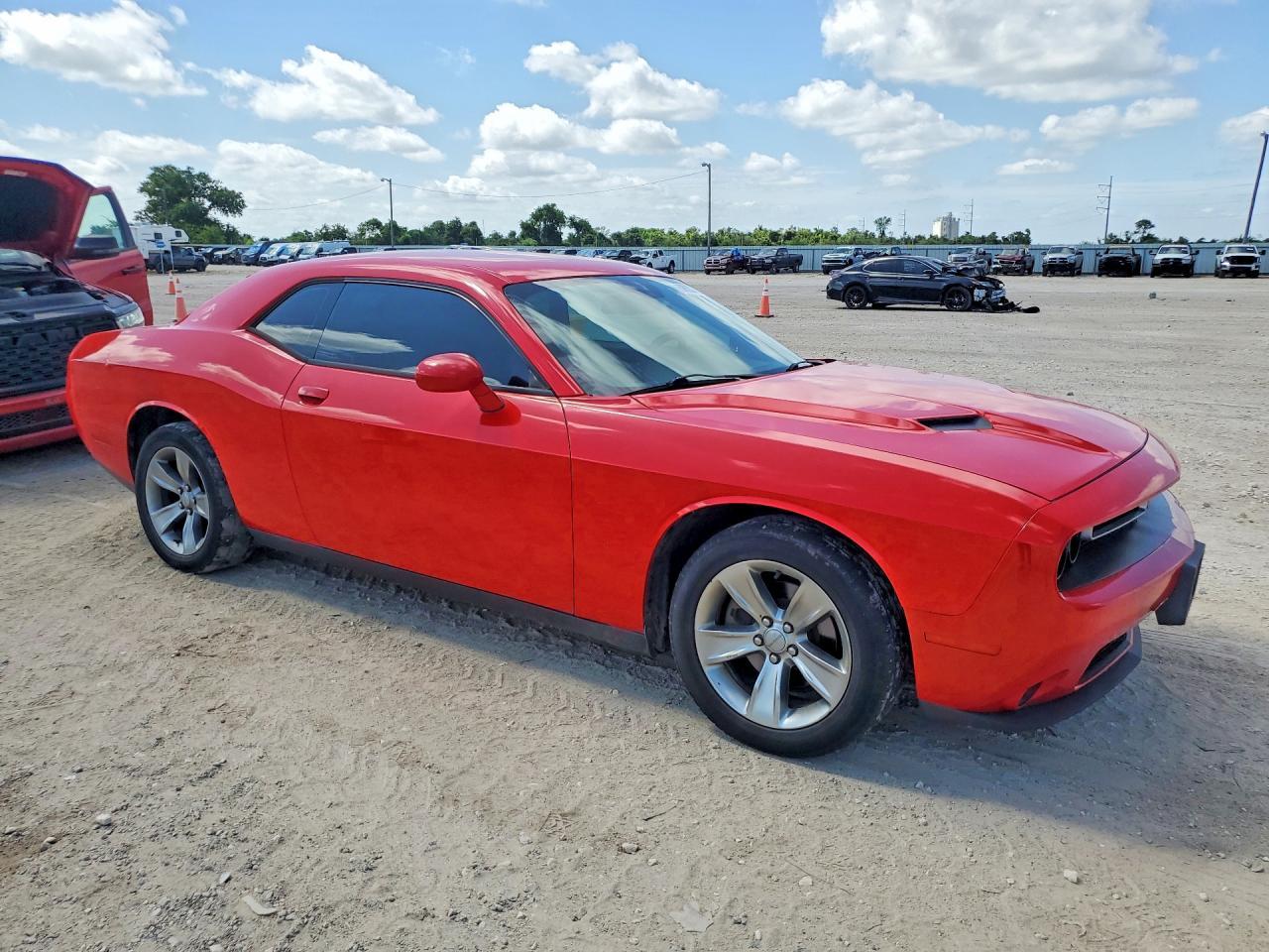 2015 Dodge Challenger Sxt - zdjęcie 4