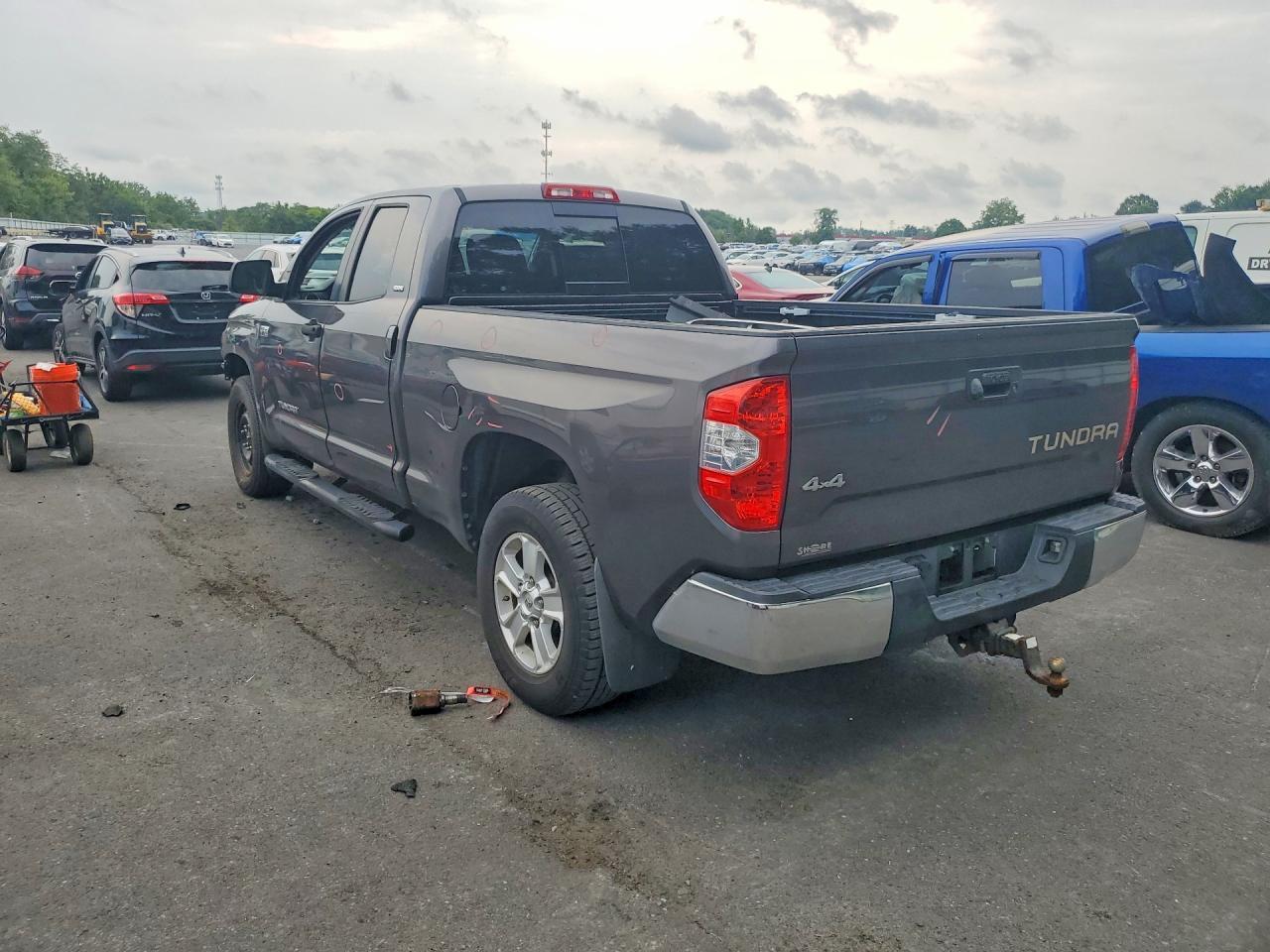 2015 Toyota Tundra Sr5 - zdjęcie 2