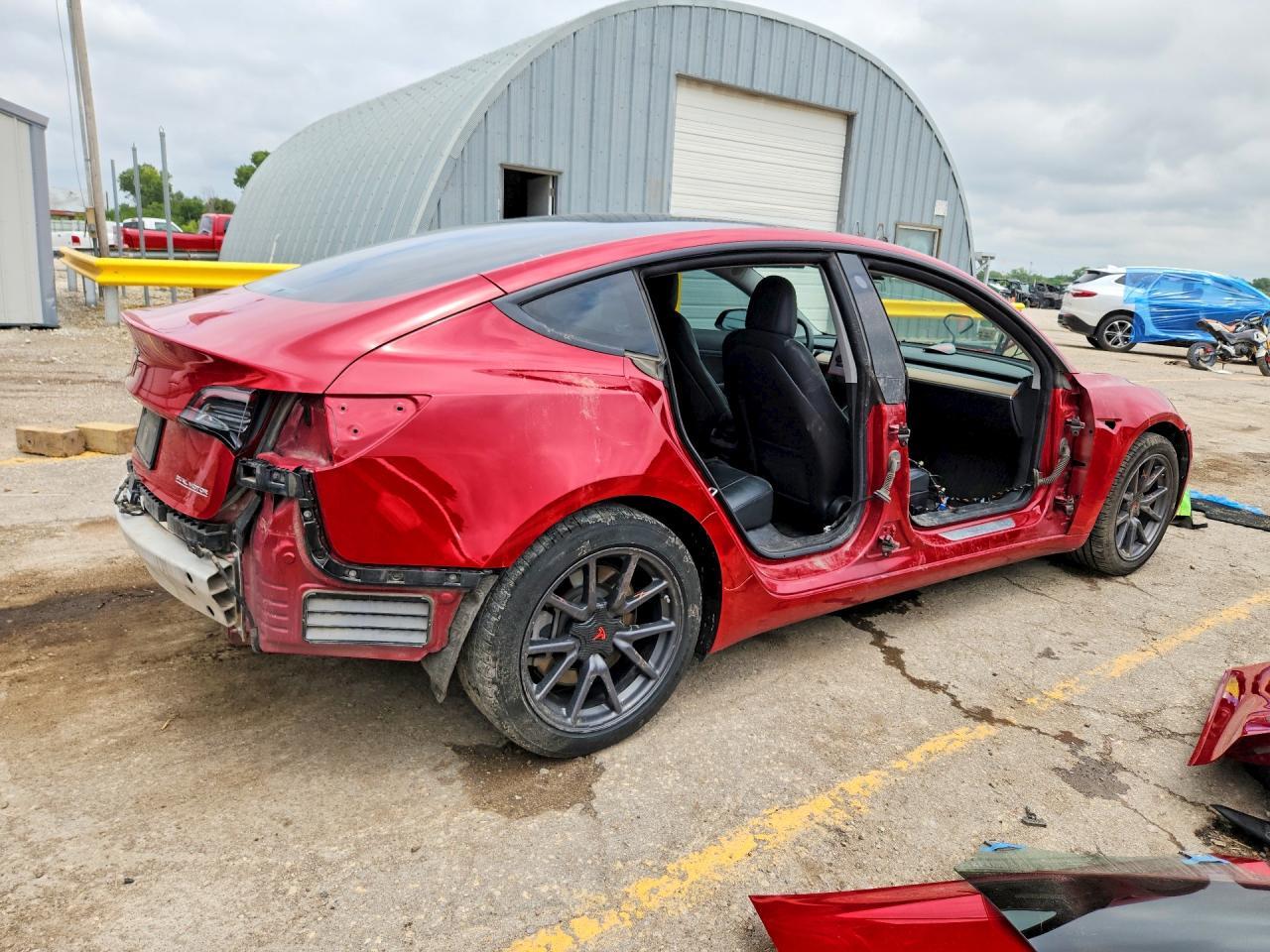 2020 Tesla Model 3 - zdjęcie 3