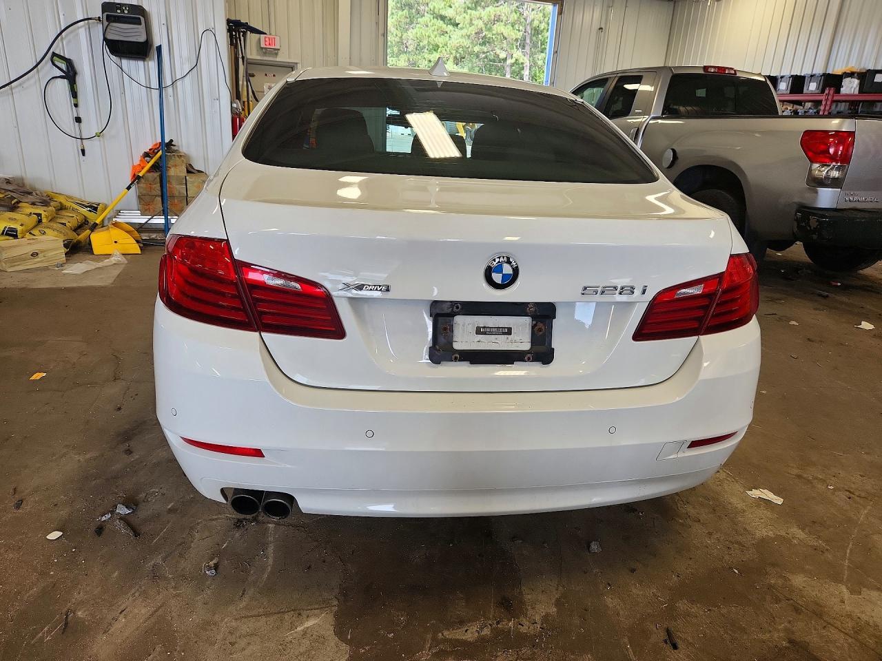 2015 BMW 528 Xi - zdjęcie 6