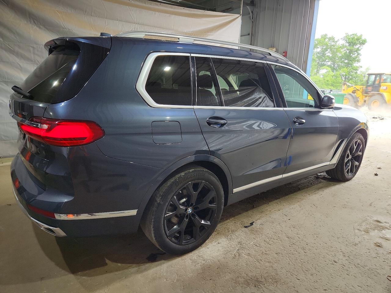 2022 BMW X7 xDrive40I - zdjęcie 3
