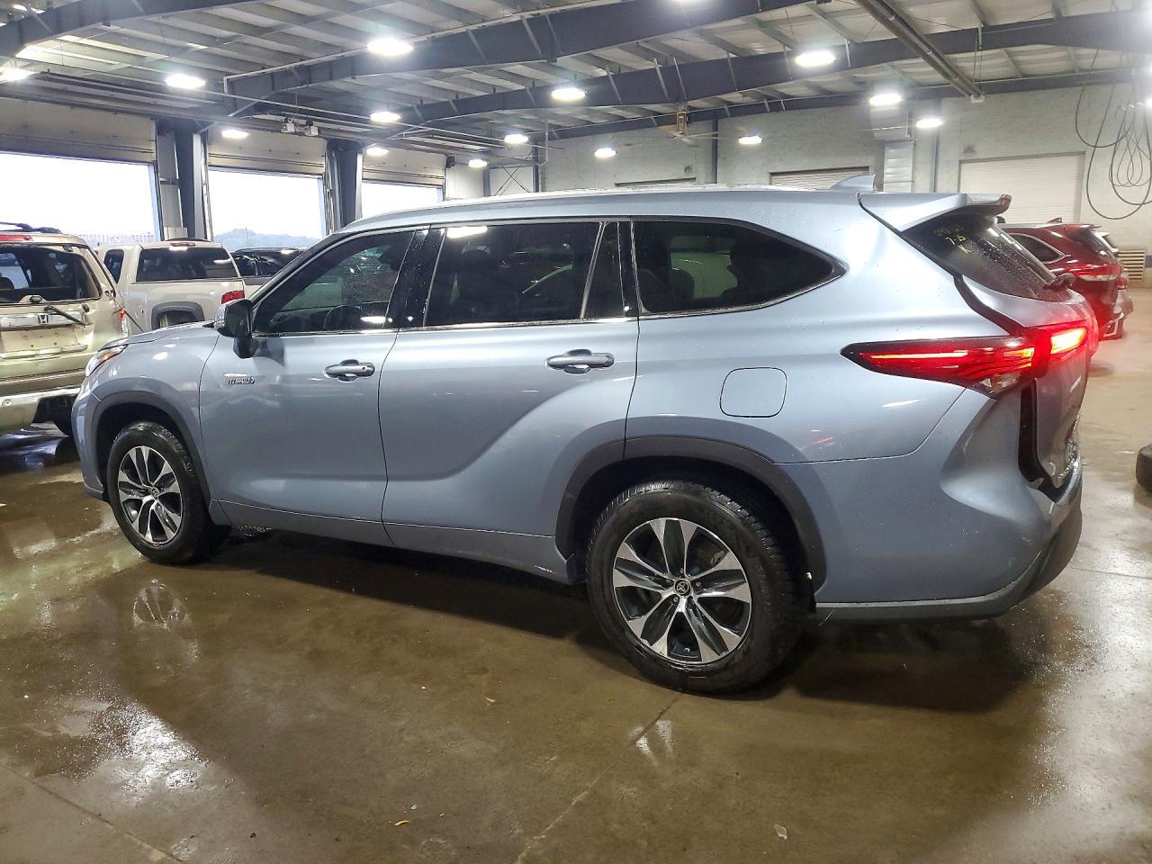 2020 Toyota Highlander Hybrid Xle - zdjęcie 2