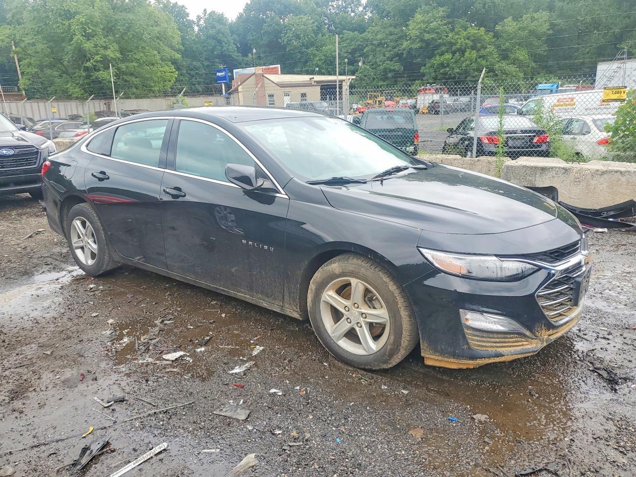 2021 Chevrolet Malibu Ls - zdjęcie 4