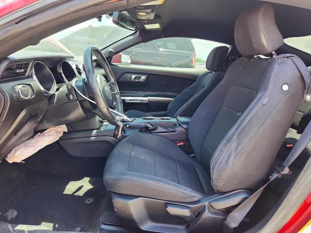 2017 Ford Mustang - zdjęcie 7