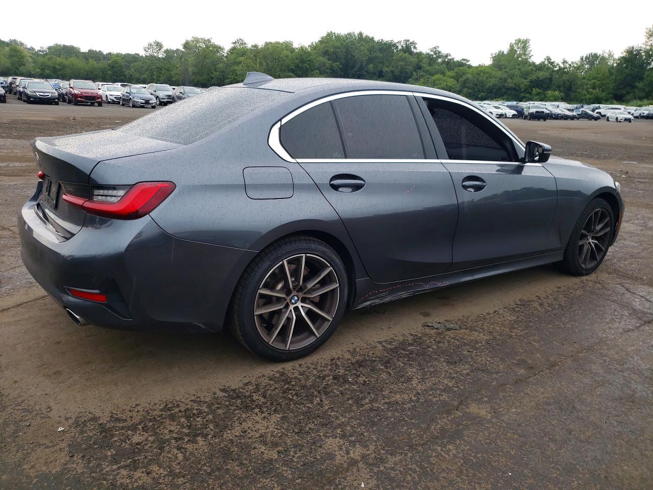 2021 BMW 330Xi - zdjęcie 3