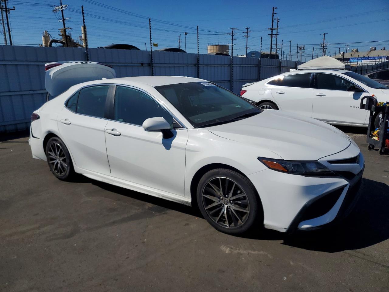 2023 Toyota Camry Se - zdjęcie 4