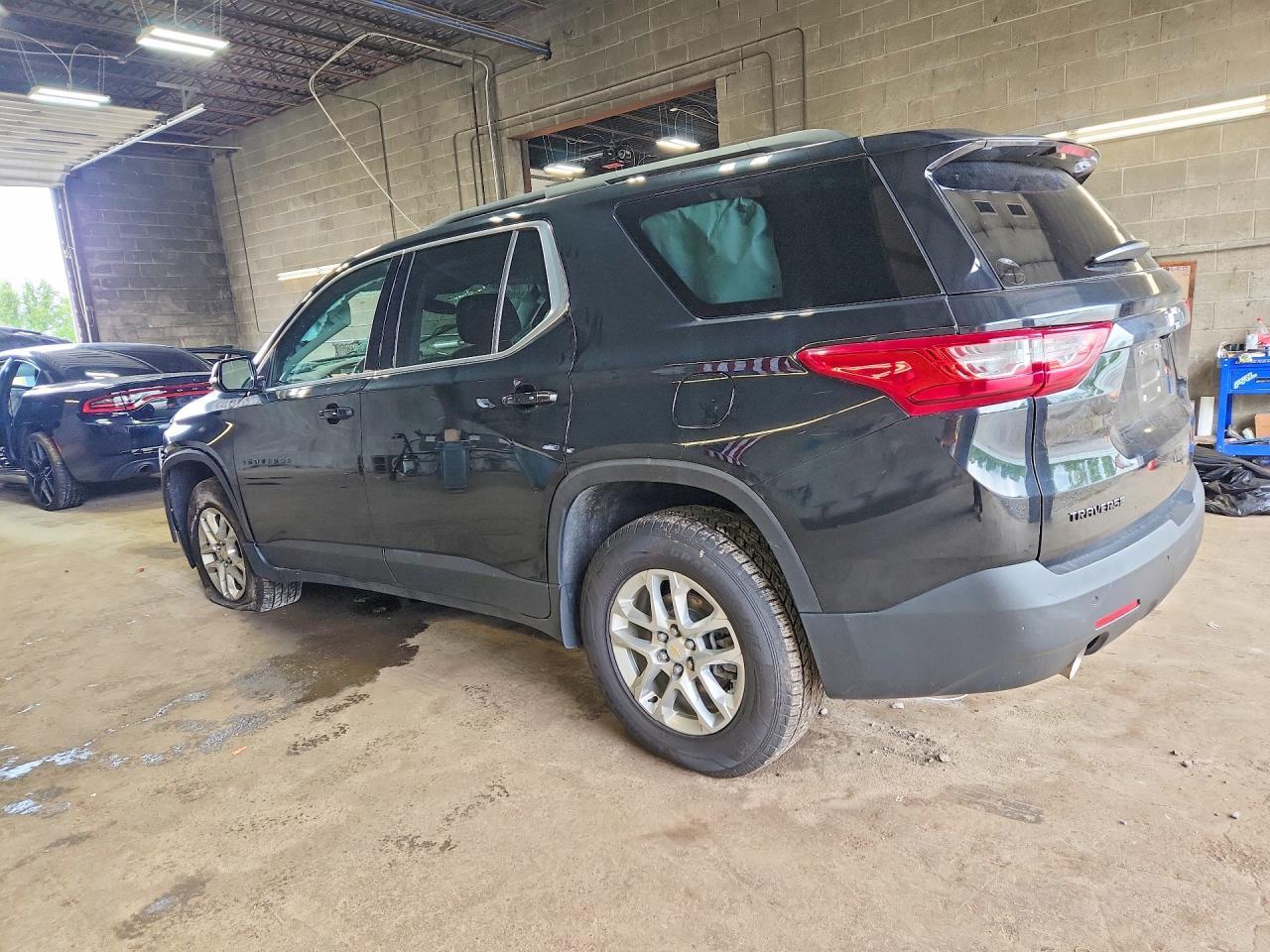 2020 Chevrolet Traverse Lt - zdjęcie 2