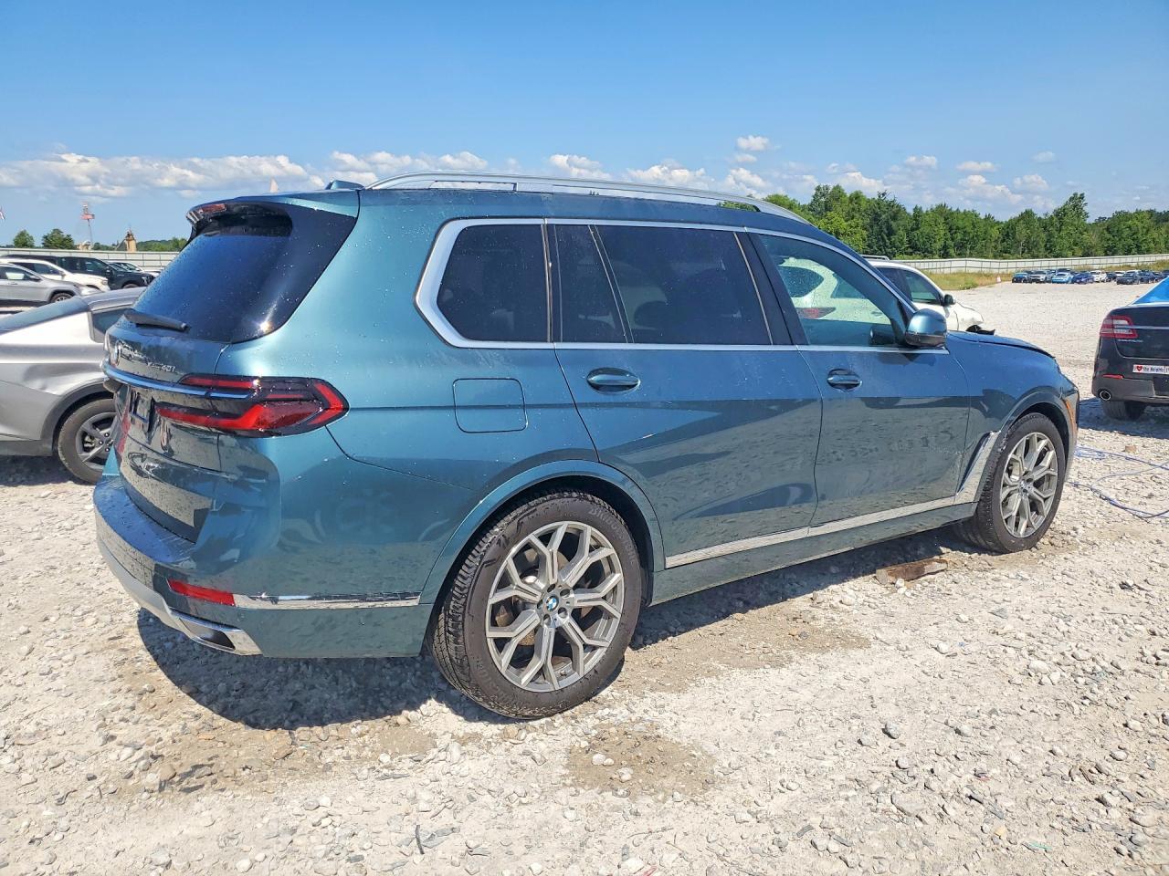 2025 BMW X7 xDrive40I - zdjęcie 3