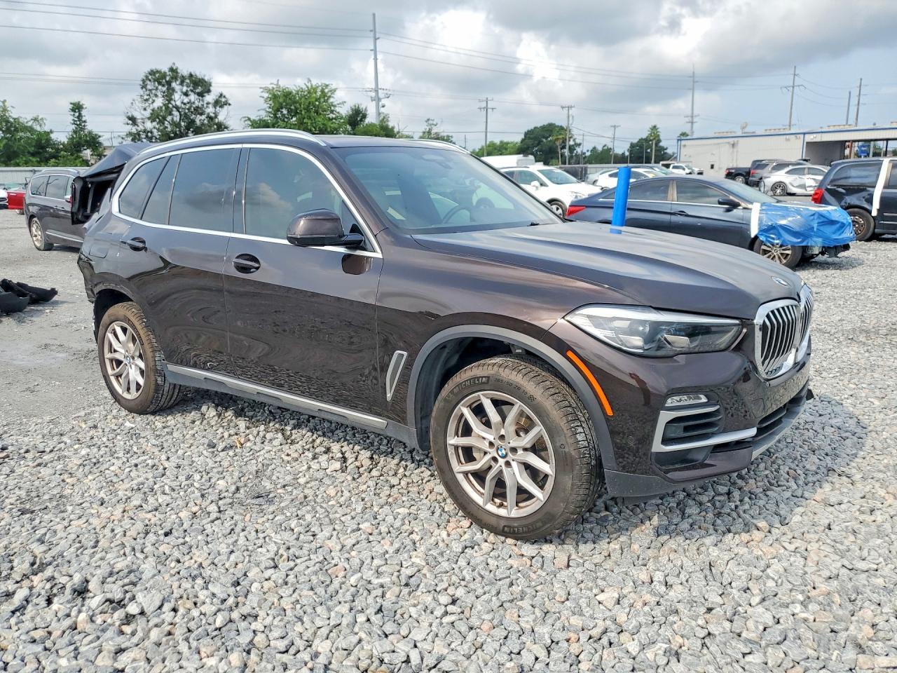 2021 BMW X5 xDrive40I - zdjęcie 4