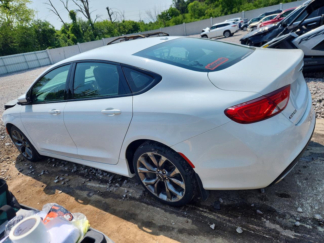 2015 Chrysler 200 S - zdjęcie 2