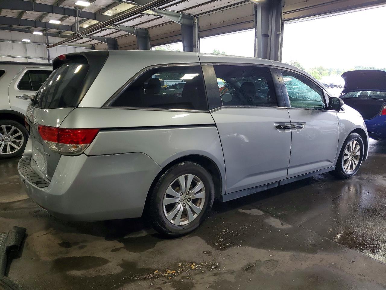 2016 Honda Odyssey Se - zdjęcie 3