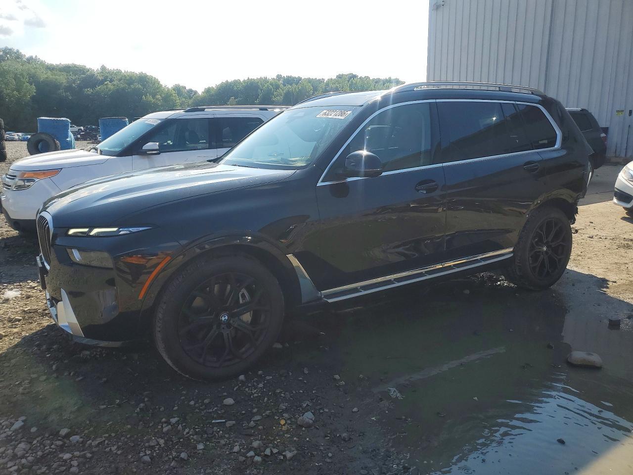 2025 BMW X7 xDrive40I - zdjęcie główne