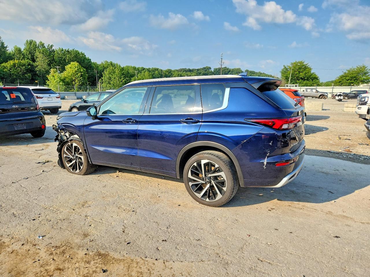 2024 Mitsubishi Outlander Sel - zdjęcie 2