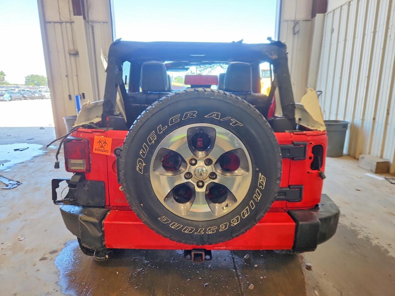 2016 Jeep Wrangler Unlimited Sahara - zdjęcie 6