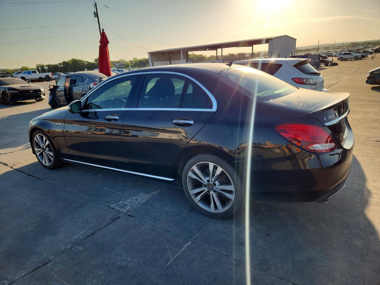 2018 Mercedes-Benz C 300 - zdjęcie 2