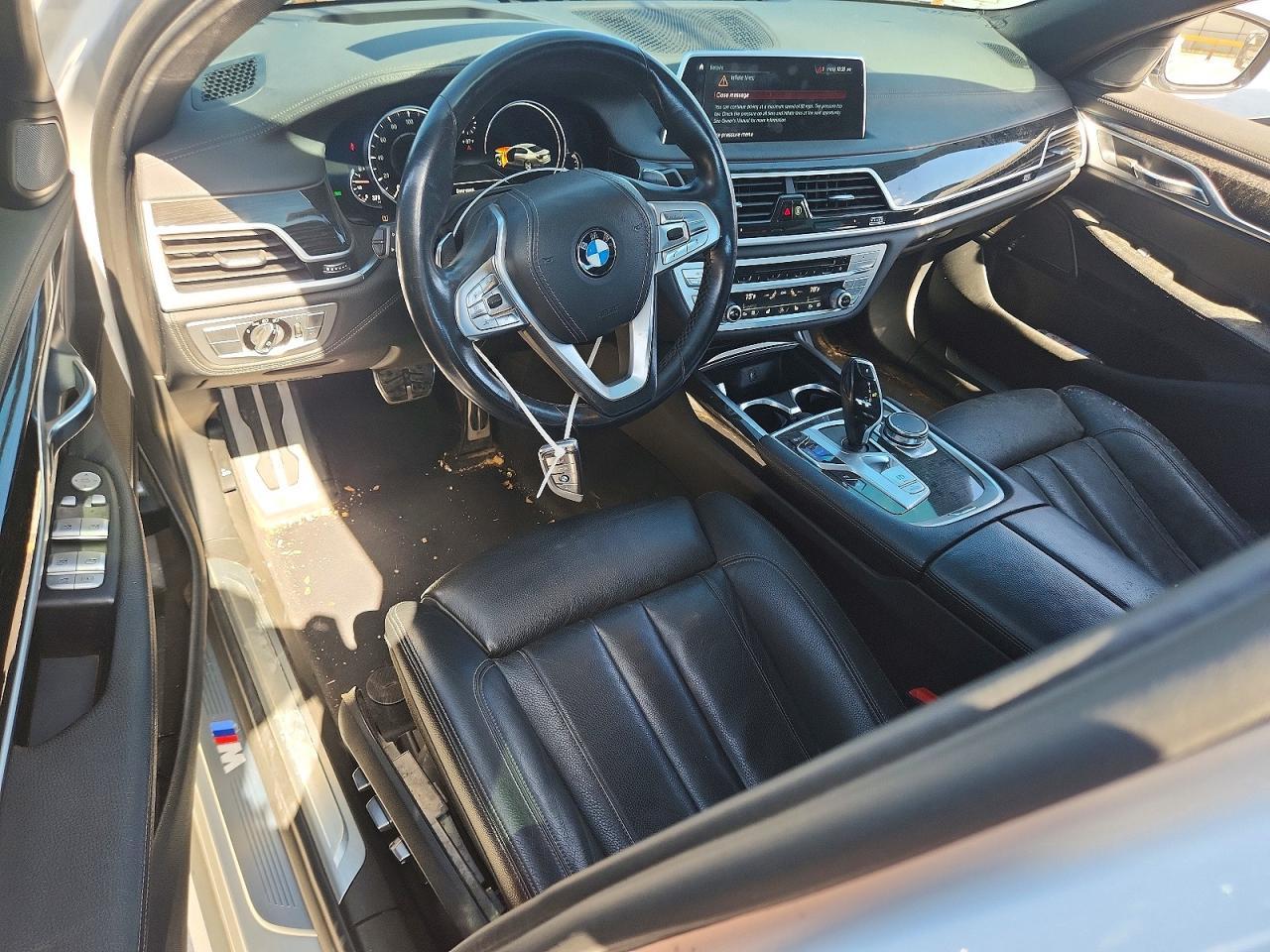 2019 BMW Seria 7 740i - zdjęcie 8