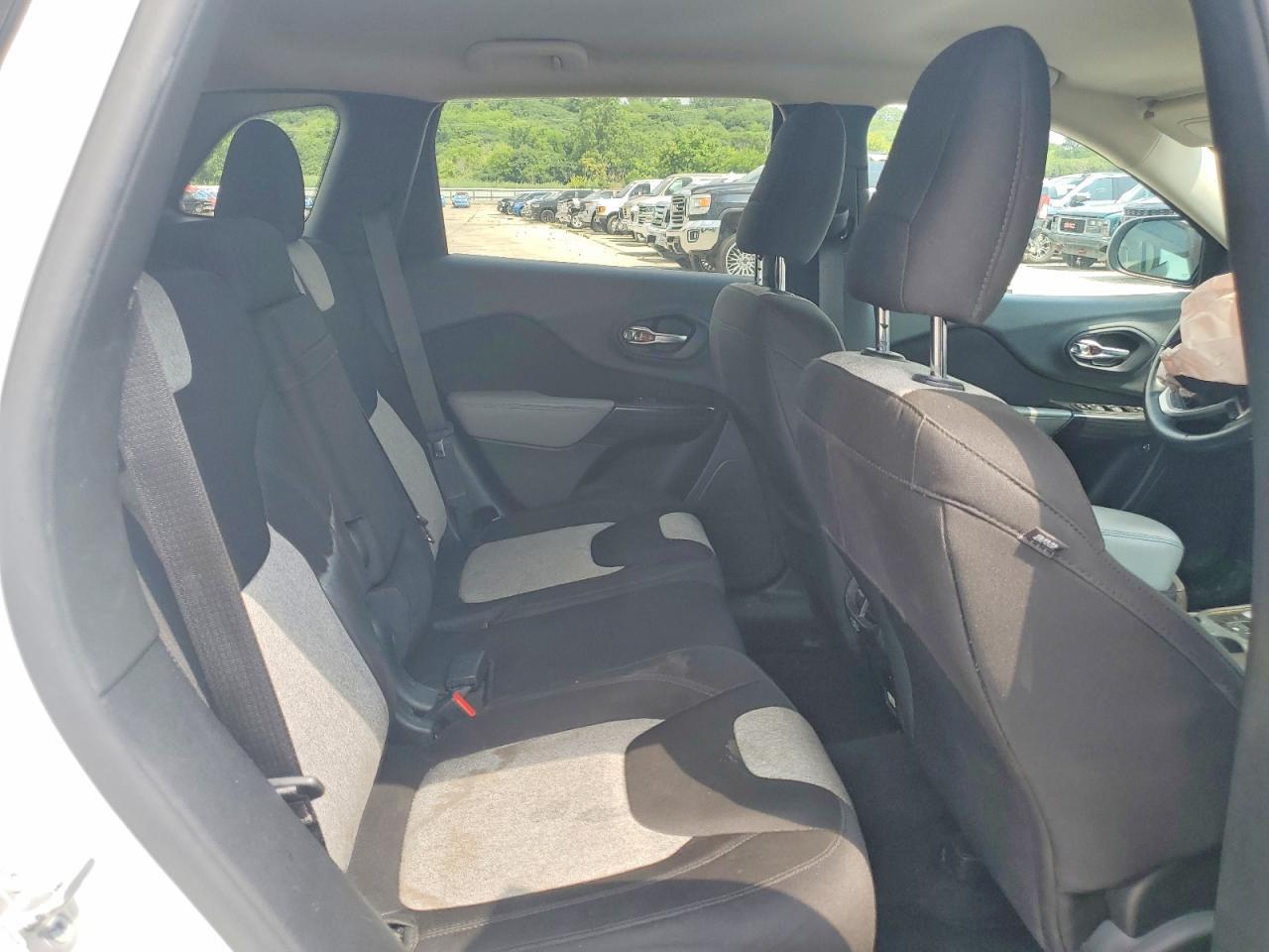 2014 Jeep Cherokee Latitude - zdjęcie 11