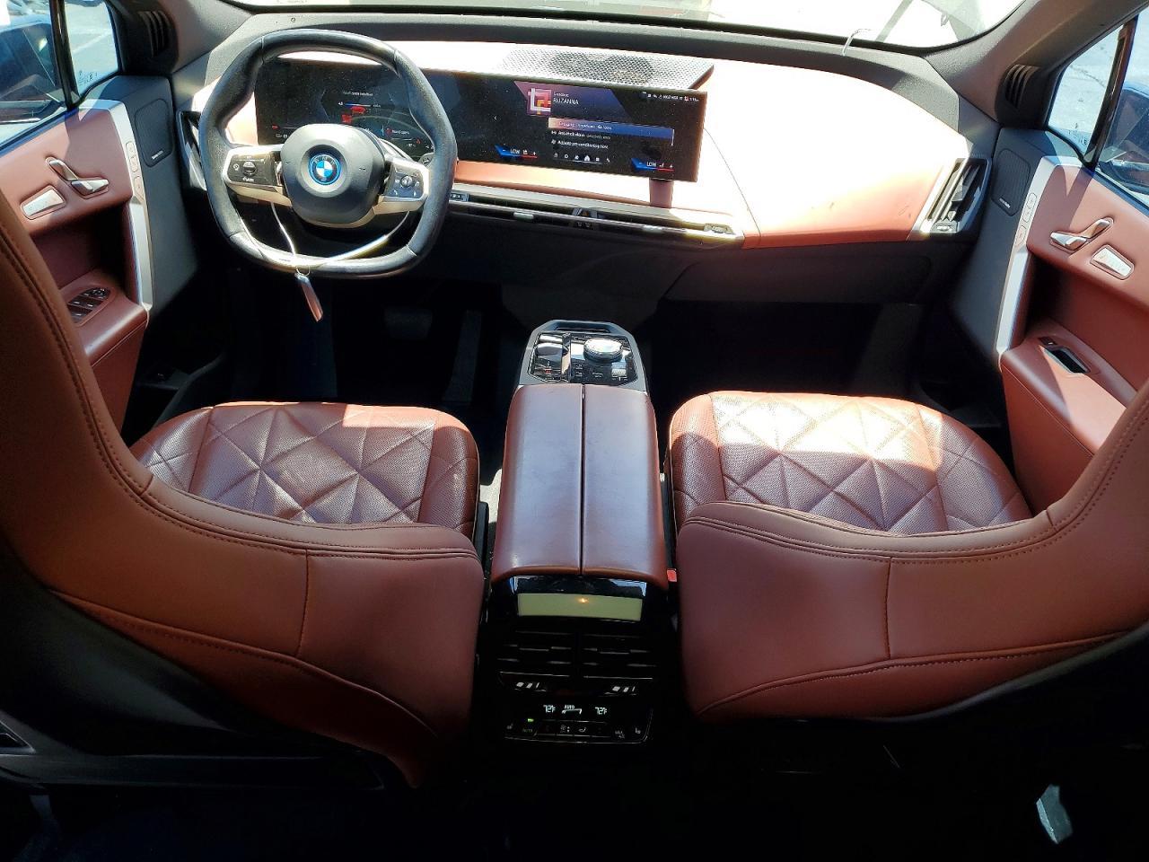 2024 BMW Ix xDrive50 - zdjęcie 8