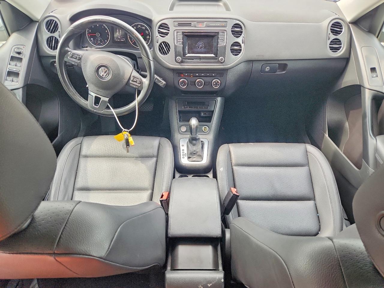 2016 Volkswagen Tiguan S - zdjęcie 8