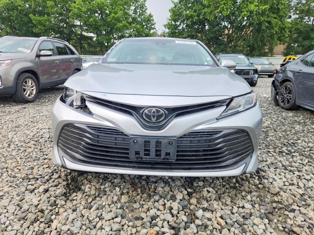 2018 Toyota Camry Le - zdjęcie 5
