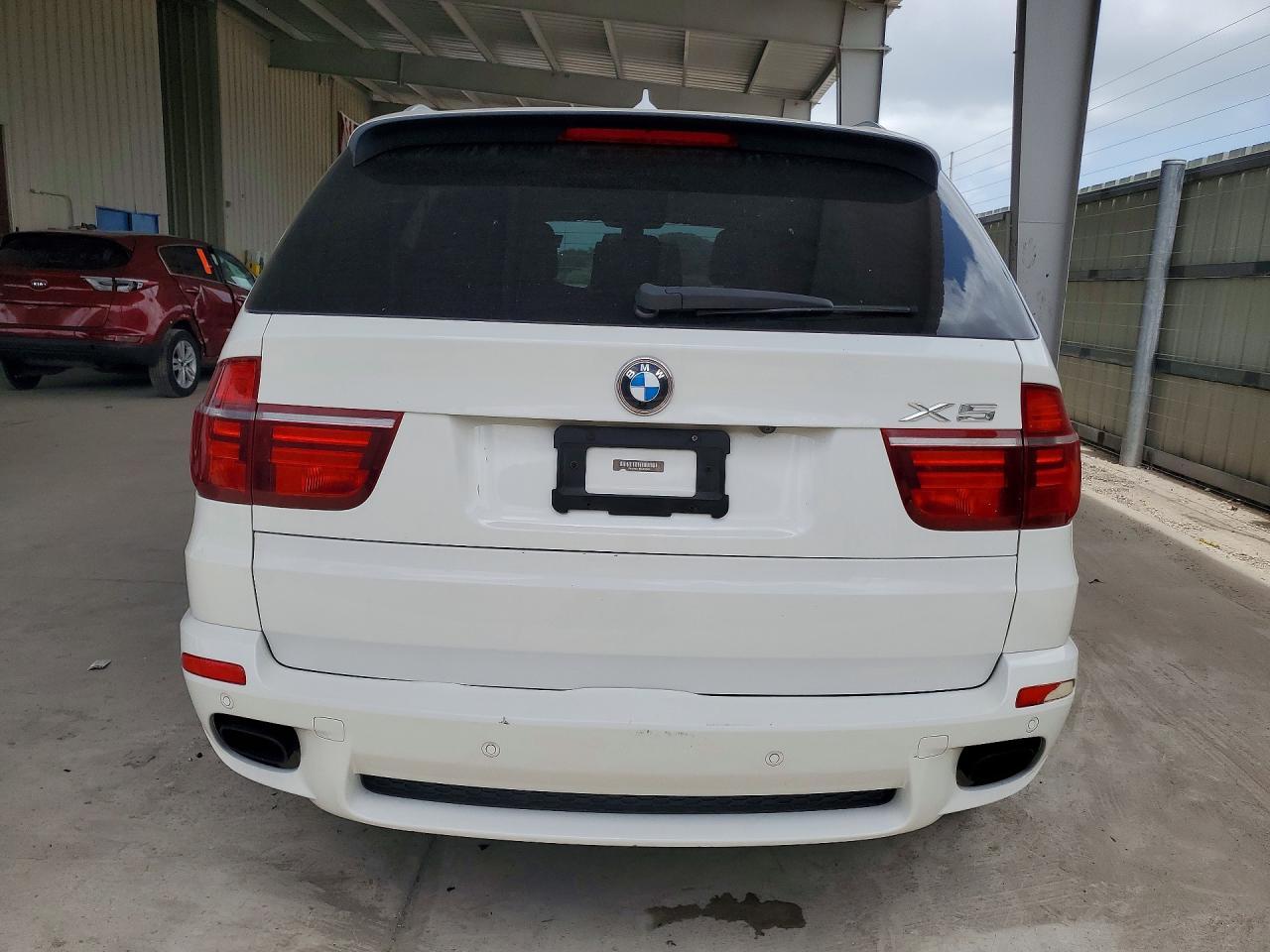2013 BMW X5 xDrive50I - zdjęcie 6