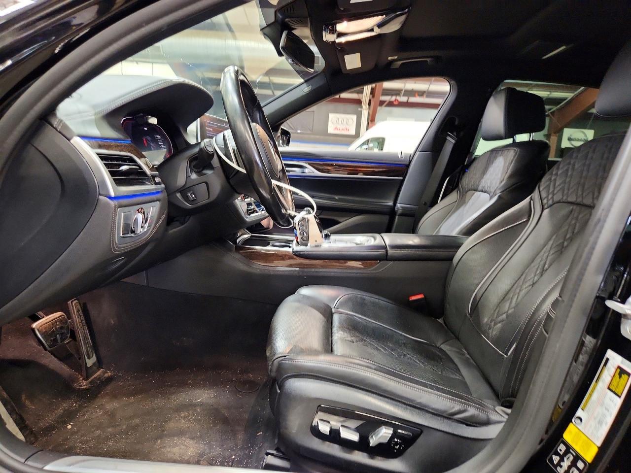 2021 BMW 750 Xi - zdjęcie 7