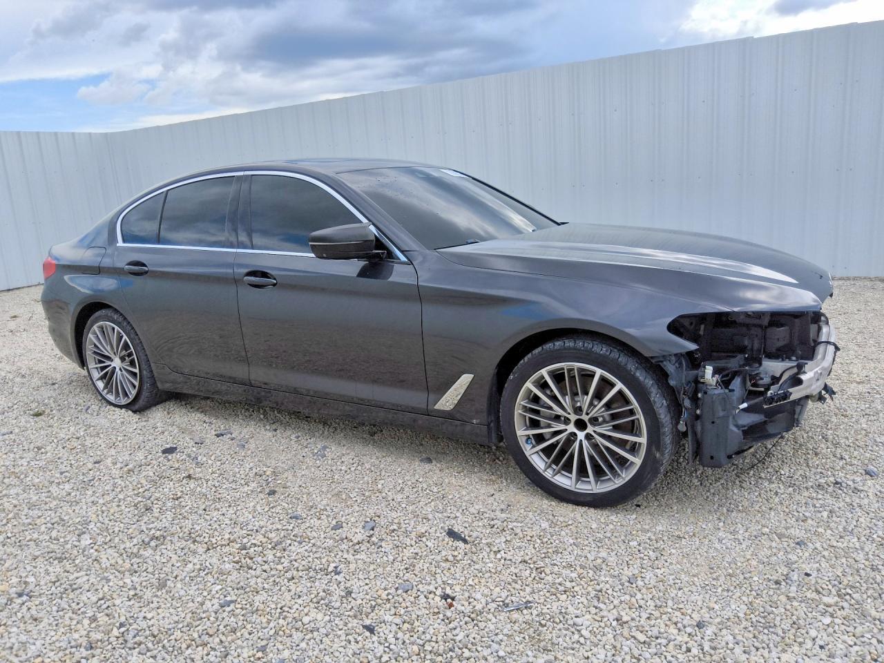 2020 BMW 530I - zdjęcie 4