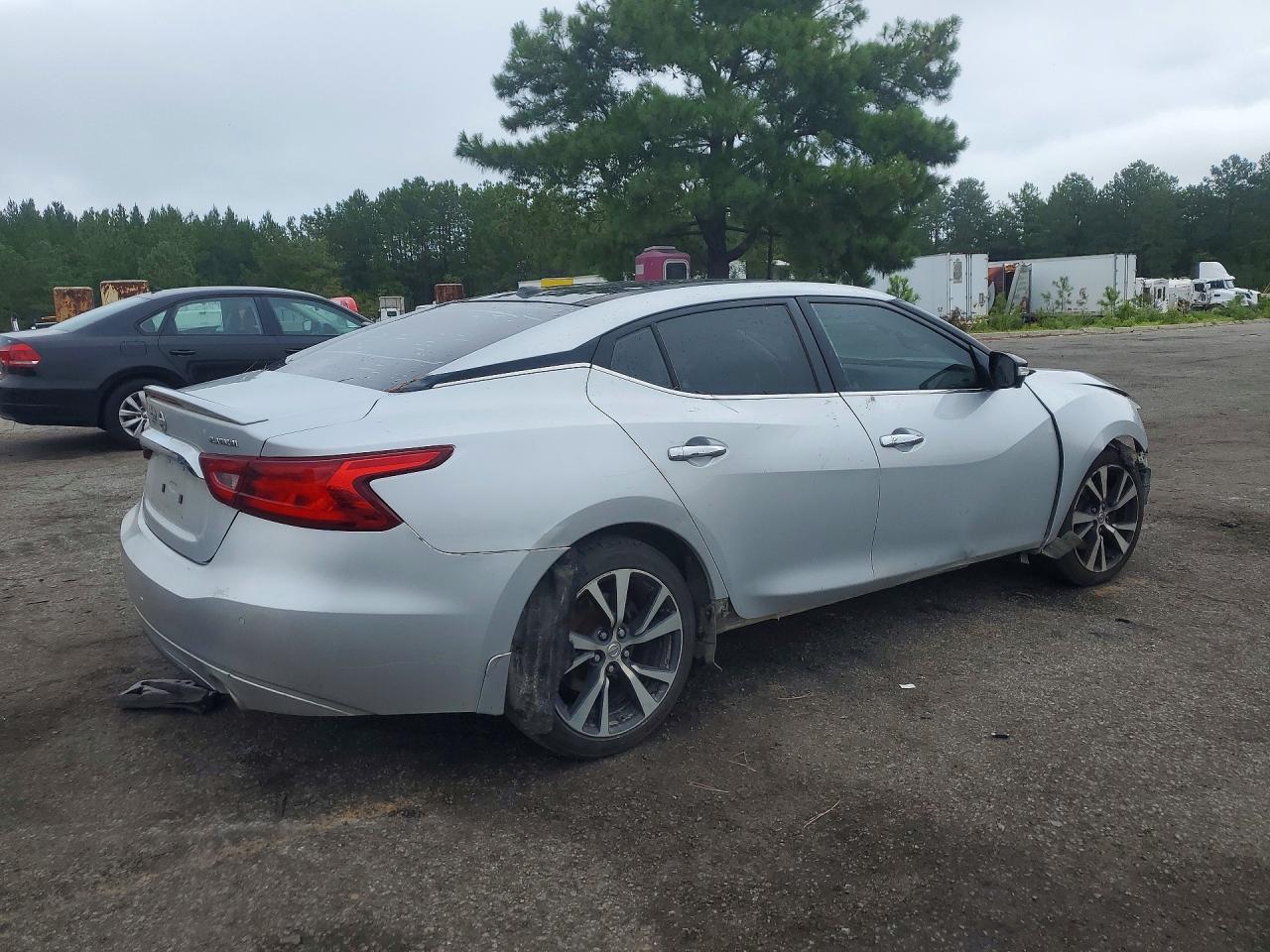 Nissan Maxima - zdjęcie 3